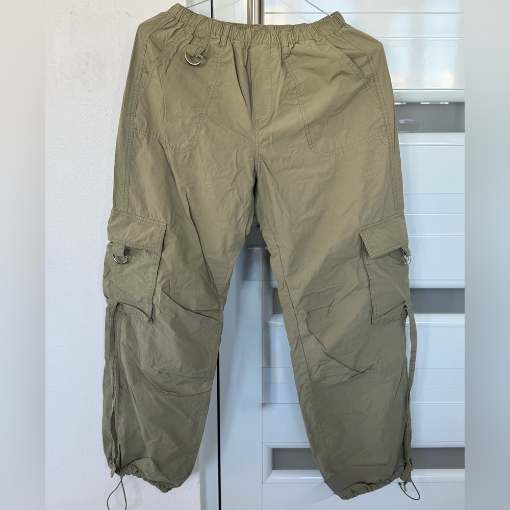 PacSun Olive  Green Cargo Pants for Women. Size S